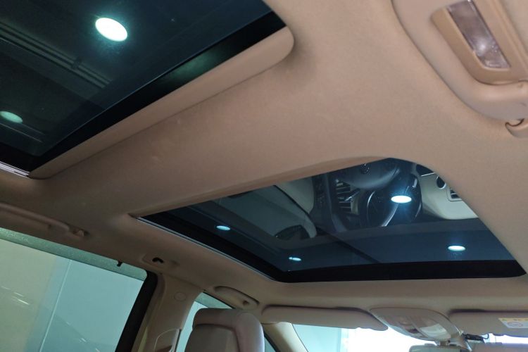 奔驰R级 2015款 R 320 4MATIC 豪华型中控内饰22