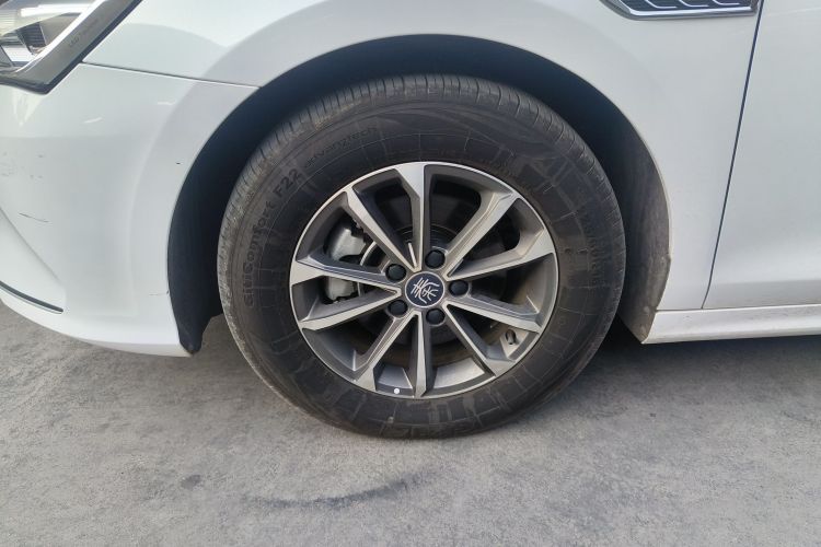 比亚迪 秦PLUS 2024款 荣耀版 DM-i 55KM领先型车身外观6007