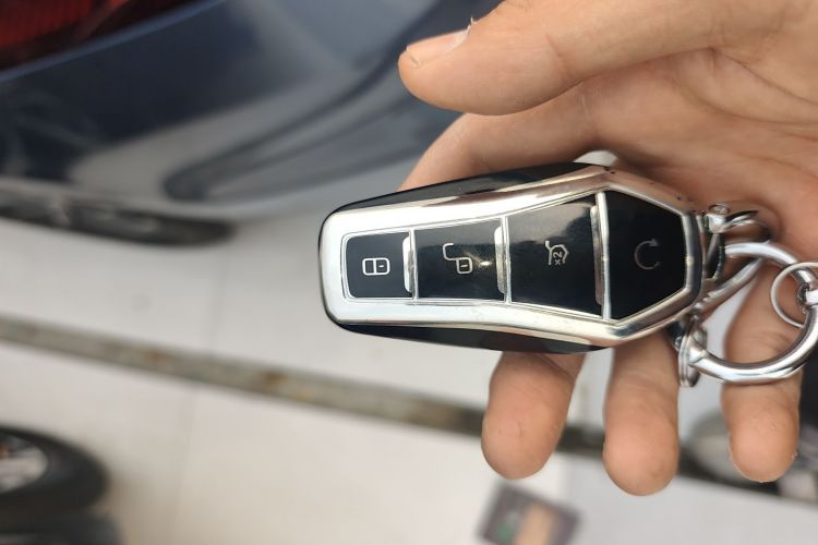 比亚迪 秦PLUS 2024款 荣耀版 DM-i 55KM领先型中控内饰11