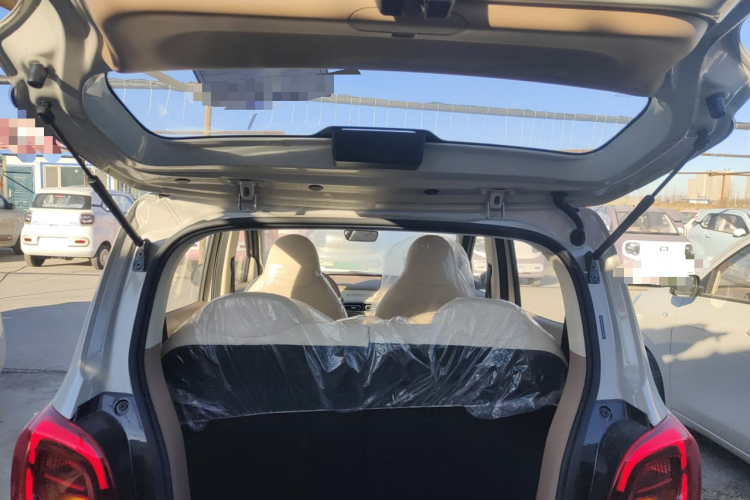 五菱汽车 宏光MINIEV 2025款 四门版 进阶款机舱底盘23