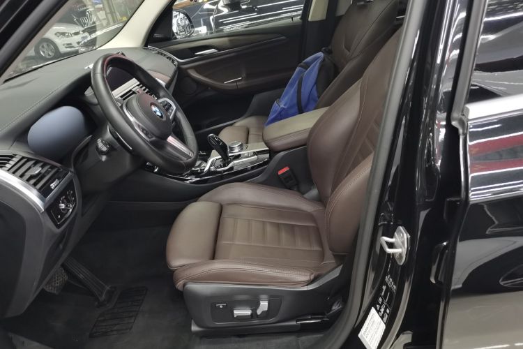 宝马X3 2020款  xDrive28i M运动套装中控内饰19