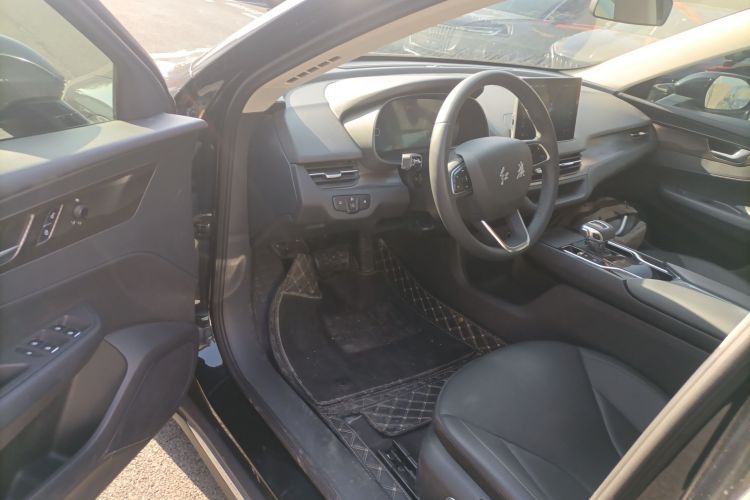 红旗E-QM5 2022款 431km 充电乐享版中控内饰20