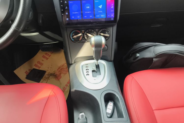 日产 逍客 2015款 2.0XL 酷火 CVT 2WD中控内饰18