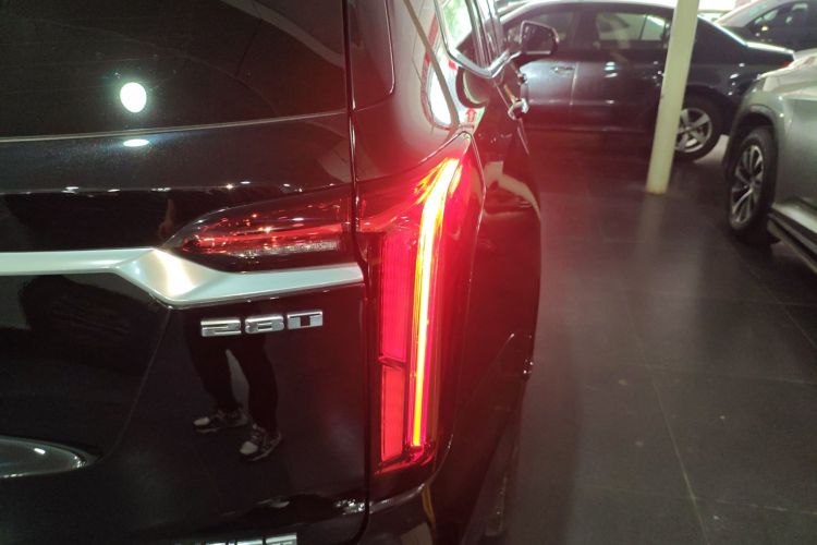 凯迪拉克XT6 2021款 2.0T 六座两驱豪华型车身外观9