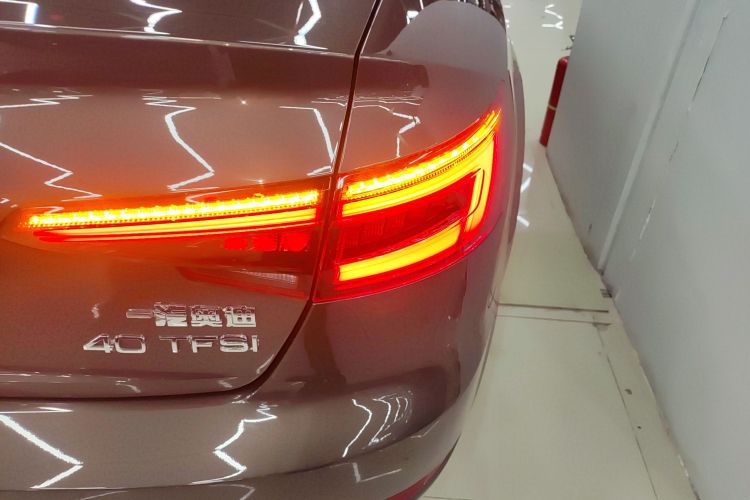 奥迪A4L 2017款 40 TFSI 时尚型车身外观9