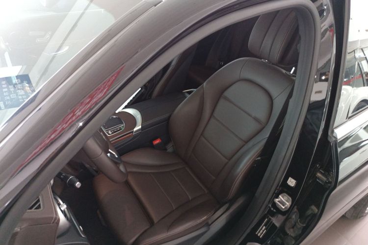 奔驰GLC 2020款 GLC 260 L 4MATIC 豪华型中控内饰19