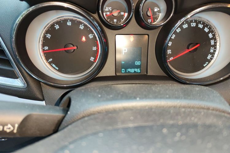 别克 昂科拉 2014款 1.4T 自动两驱都市精英型中控内饰15