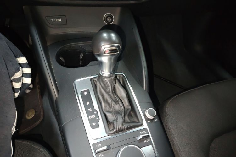 奥迪A3 2017款 Sportback 35 TFSI 进取型中控内饰18