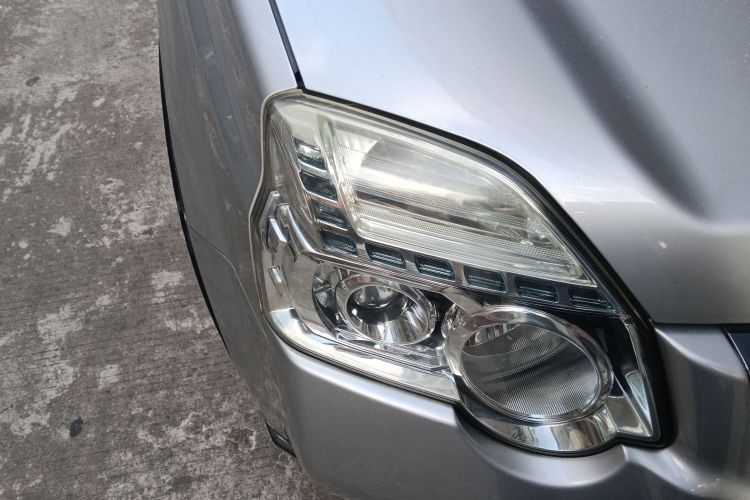 日产 奇骏 2012款 2.5L CVT豪华版 4WD车身外观6006