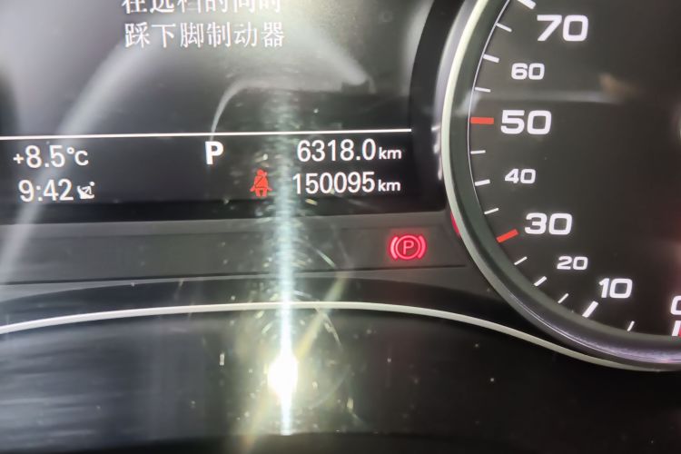 奥迪A6L 2012款 30 FSI 技术型中控内饰15