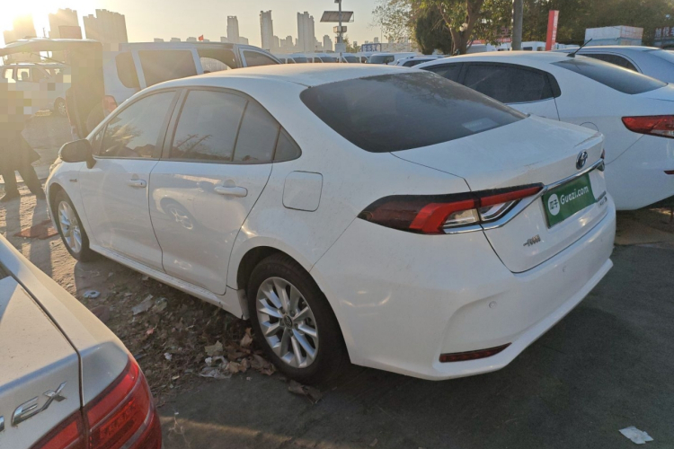 丰田 卡罗拉 2019款 双擎 1.8L E-CVT GL-i精英版车身外观4