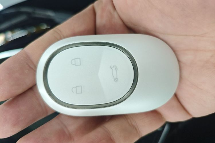 蔚来ES6 2025款 75kWh中控内饰7001