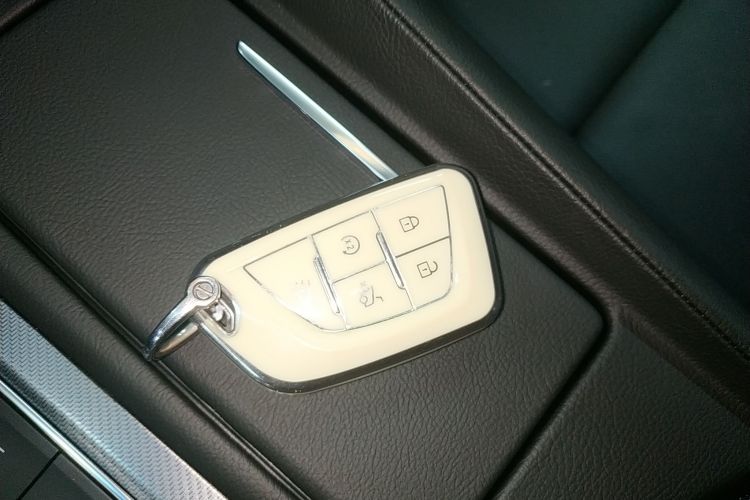 凯迪拉克CT5 2023款 28T 豪华型（标准版）中控内饰7001