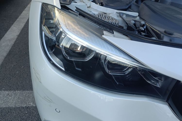 宝马3系GT 2020款 320i M运动曜夜版车身外观8