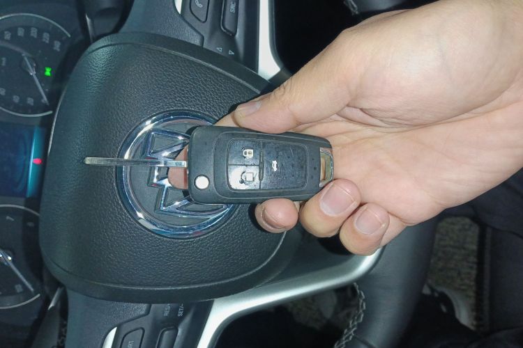 别克 英朗 2019款 18T 自动互联精英型 国VI中控内饰11