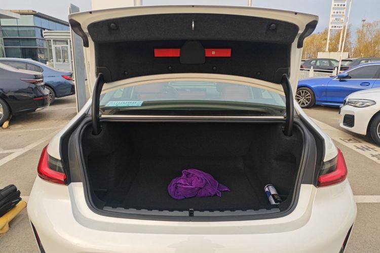 宝马3系 2025款 325i M运动套装机舱底盘23