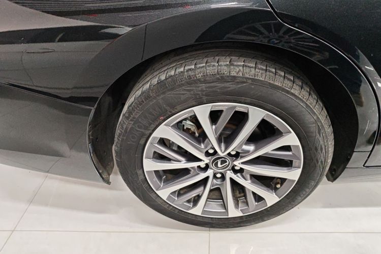 雷克萨斯ES 2023款 200 卓越版车身外观6008