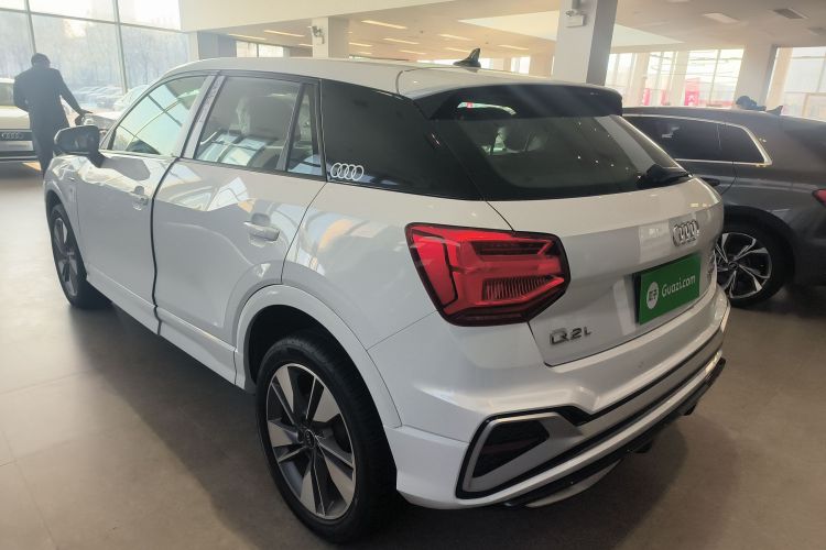 奥迪Q2L 2025款 35TFSI 时尚动感型车身外观4
