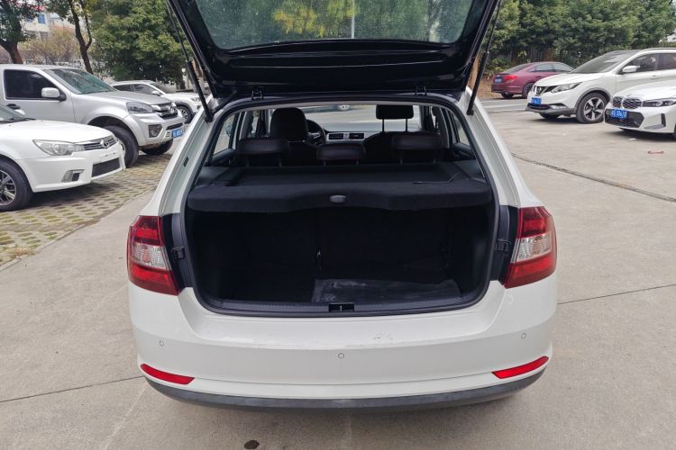 斯柯达 昕动 2016款 1.6L 自动智行版机舱底盘23