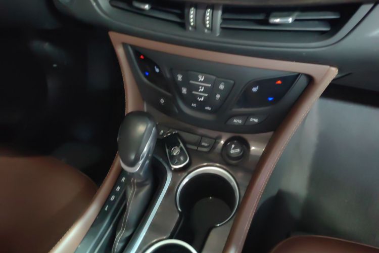 别克 昂科威 2017款 28T 四驱精英型中控内饰16