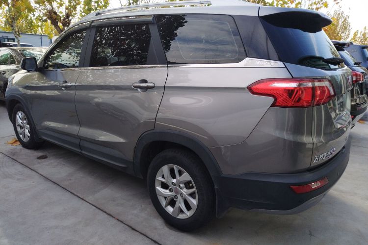 五菱汽车 五菱宏光S3 2018款 1.5T 手动豪华型 国V车身外观6003