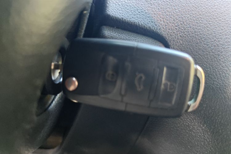 大众 Polo 2014款 1.4L 手动风尚版中控内饰11