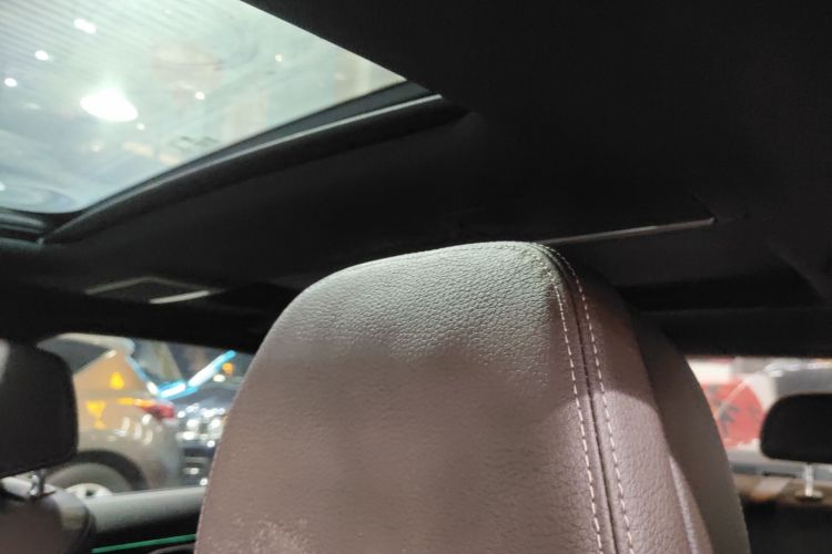 宝马7系 2018款 730Li 领先型 M运动套装中控内饰22