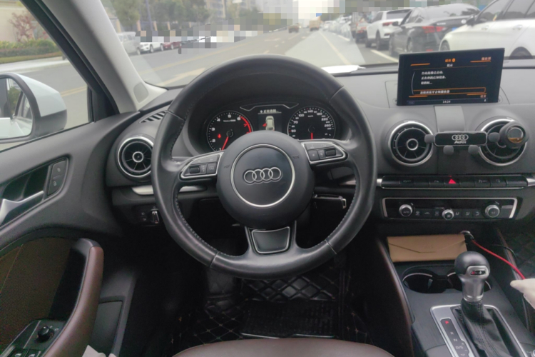 奥迪A3 2015款 Sportback 40 TFSI 自动舒适型中控内饰13