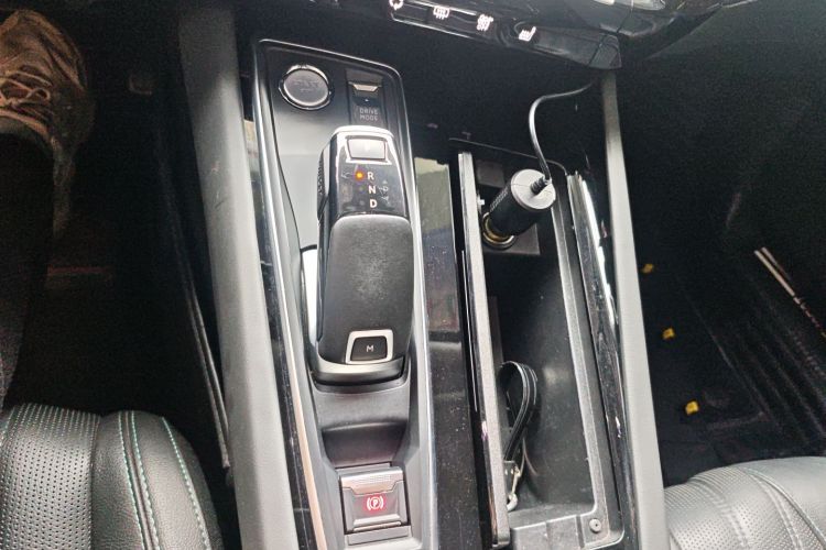 标致508 2023款 508L 400THP 驭动旗舰版局部细节18