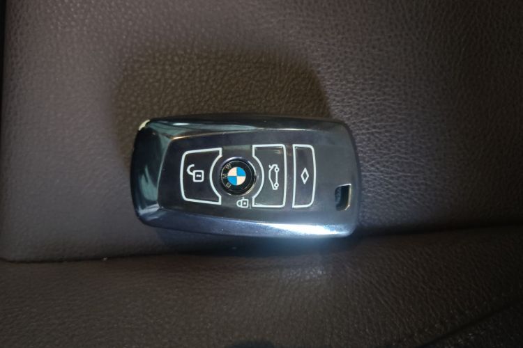 宝马3系 2019款 320Li 时尚型中控内饰7001