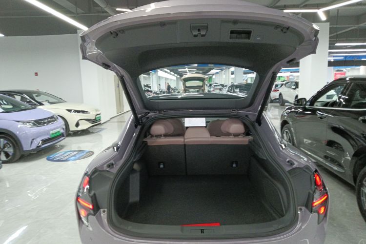 小鹏MONA M03 2025款 502 长续航 Max机舱底盘23