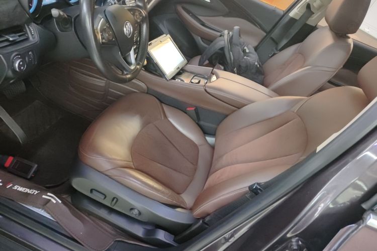 别克 昂科威 2016款 28T 四驱精英型中控内饰19