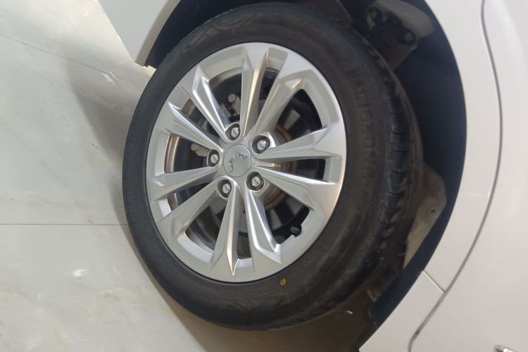 五菱汽车 五菱佳辰 2022款 1.5L 手动畅享舒适型车身外观6008