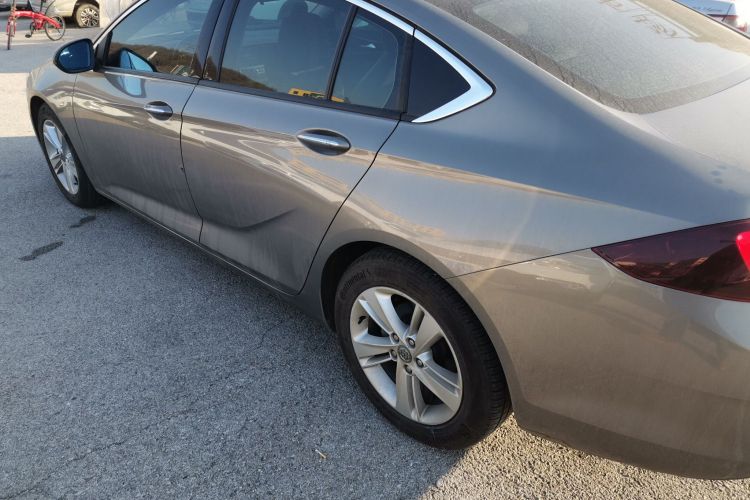 别克 君威 2017款 20T 精英型车身外观4