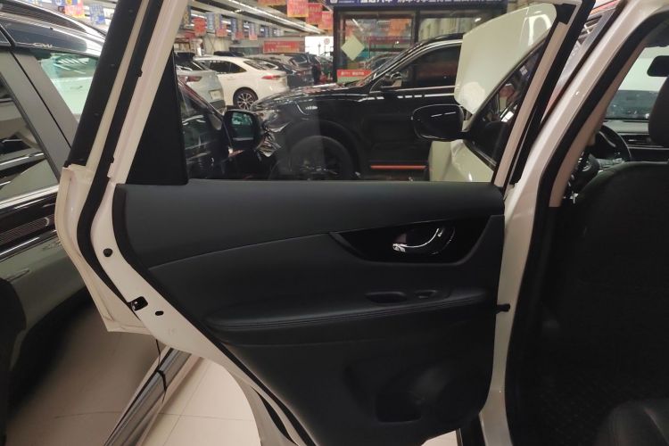 日产 奇骏 2020款 2.0L XL ITS CVT 2WD智联舒适版中控内饰49