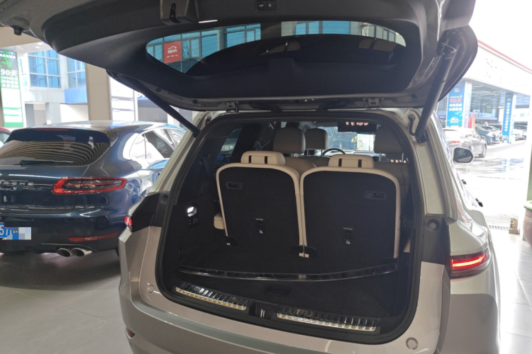 理想汽车 理想L9 2024款 Ultra机舱底盘23