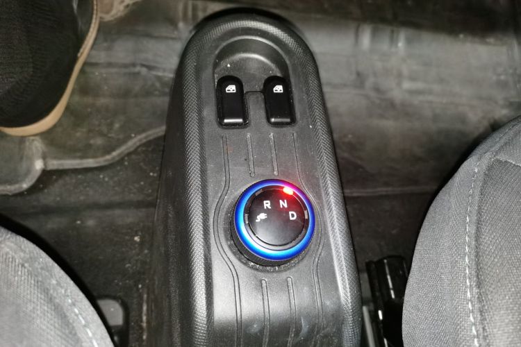 五菱汽车 宏光MINIEV 2022款 悦享款 磷酸铁锂中控内饰18