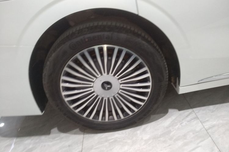 岚图汽车 岚图梦想家 2025款 PHEV 四驱尊贵鲲鹏版车身外观6008