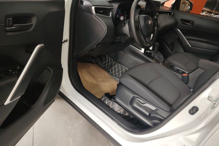 丰田 卡罗拉锐放 2023款 2.0L 先锋版中控内饰20