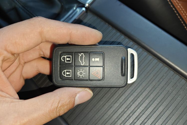 沃尔沃V60 2015款 T5 智雅版中控内饰11