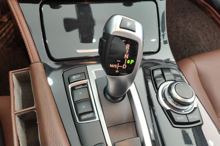 宝马5系 2017款 520Li 典雅型中控内饰18