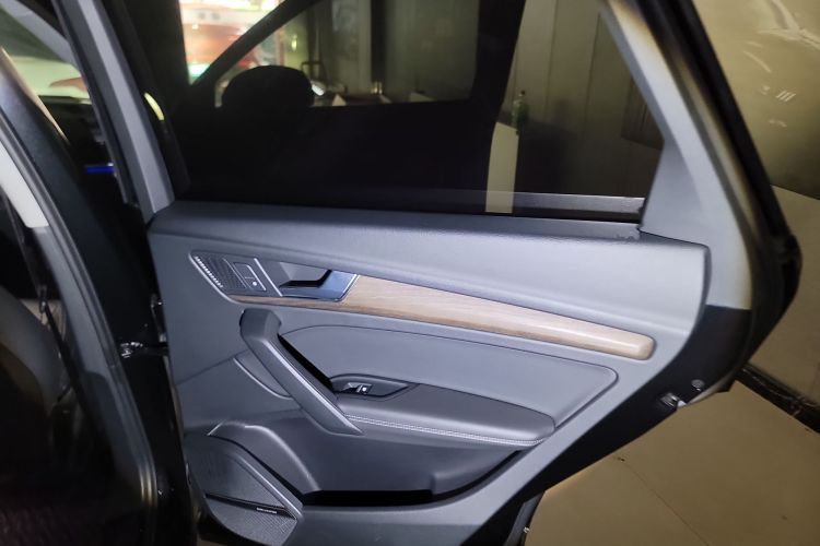 奥迪Q5L 2022款 45T 豪华致雅型中控内饰7006