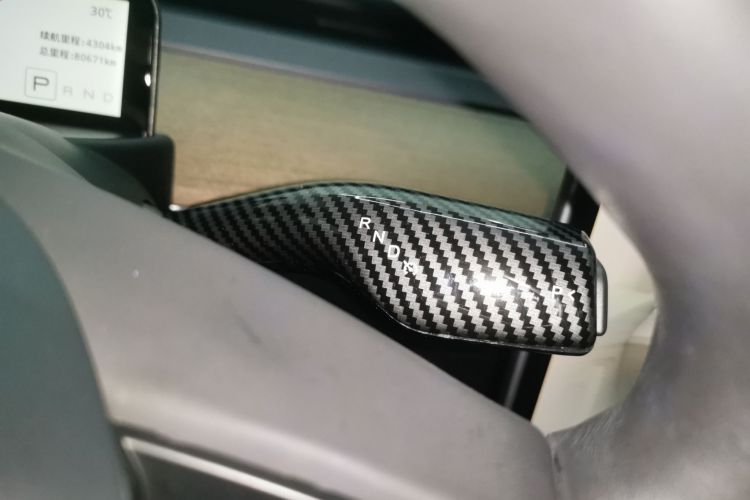 特斯拉 Model Y 2022款 后轮驱动版中控内饰18