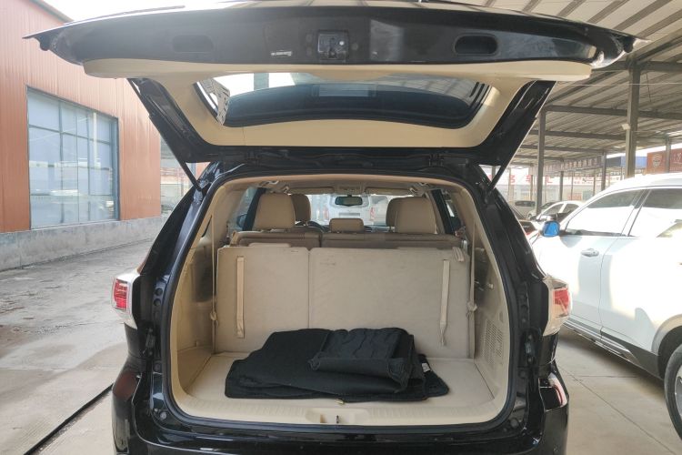 丰田 汉兰达 2015款 2.0T 两驱精英版 7座局部细节23