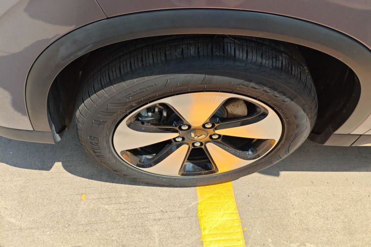 五菱汽车 五菱星云 2023款 2.0L DHT 旗舰版车身外观35