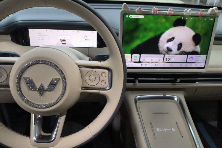 五菱汽车 缤果S 2025款 325km 尊享款中控内饰7002