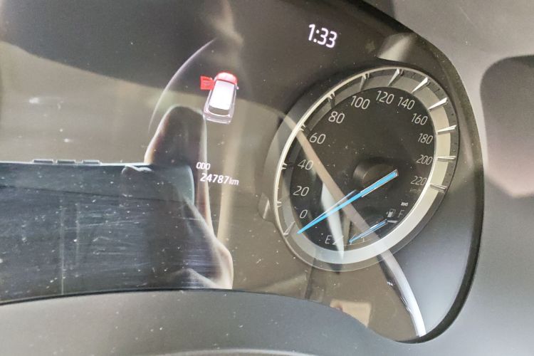 丰田 汉兰达 2022款 双擎 2.5L 四驱精英版 7座中控内饰15