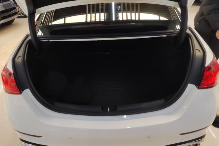 奔驰C级 2024款 改款 C 260 L 运动版机舱底盘23