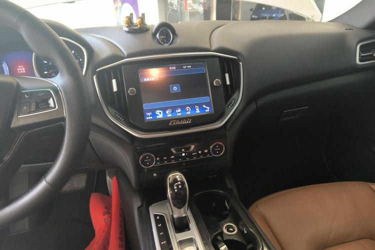 玛莎拉蒂 Ghibli 2014款 3.0T 标准版中控内饰16