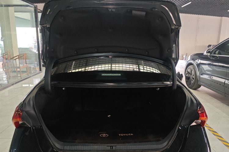 丰田 亚洲龙 2023款 2.0L 臻选版机舱底盘23